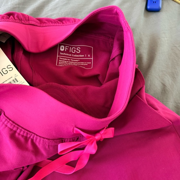 FIGS Rafaela XS and Isabel Pants S - Picture 6 of 6